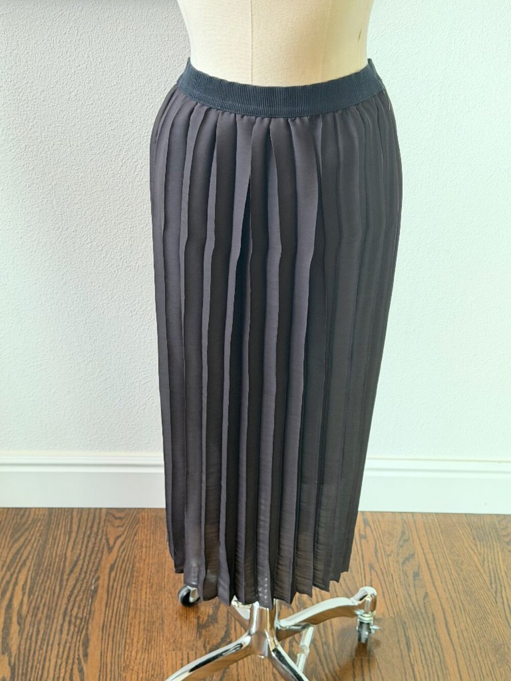 ✨🖤 Isabel Marant Étoile Black Pleated Midi Skirt — Size Medium